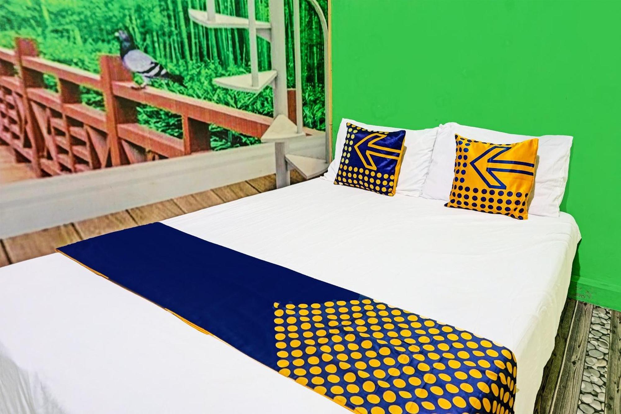 Oyo 91697 Nyaman Homestay Syariah Pare 외부 사진